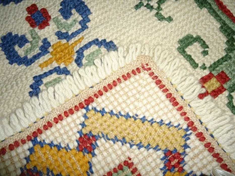 Tapete de Arraiolos em Lã – Ponto Largo – 0,96 x 0,67 m