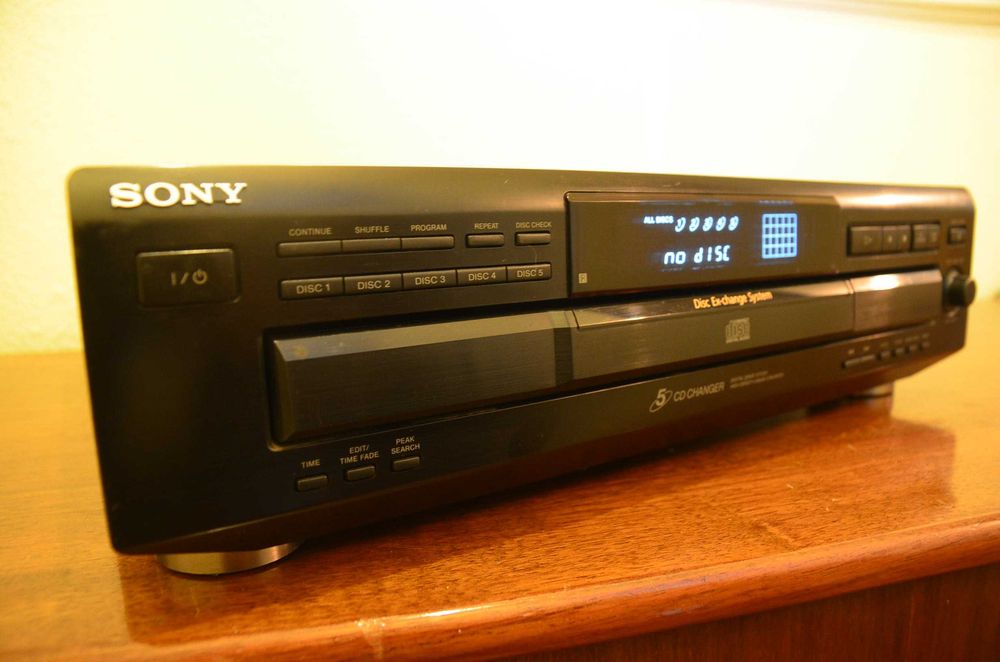 Leitor de CD's Sony CDP- CE 335