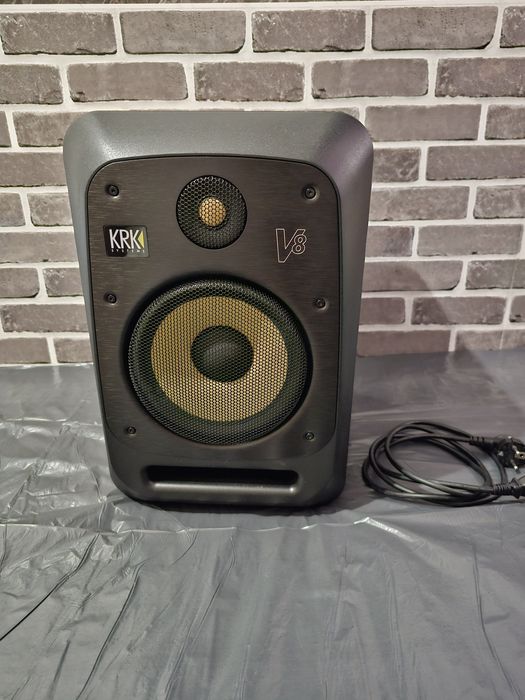 Студійний монітор KRK V8