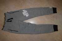 Spodnie dresowe szare; 12-14l; 164 cm; KappAhl