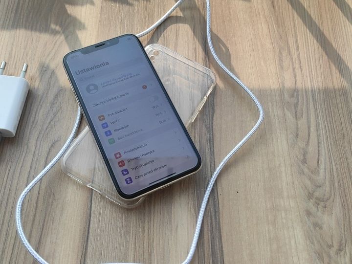 iPhone X 64GB szkło hartowane, znikome ślady używania