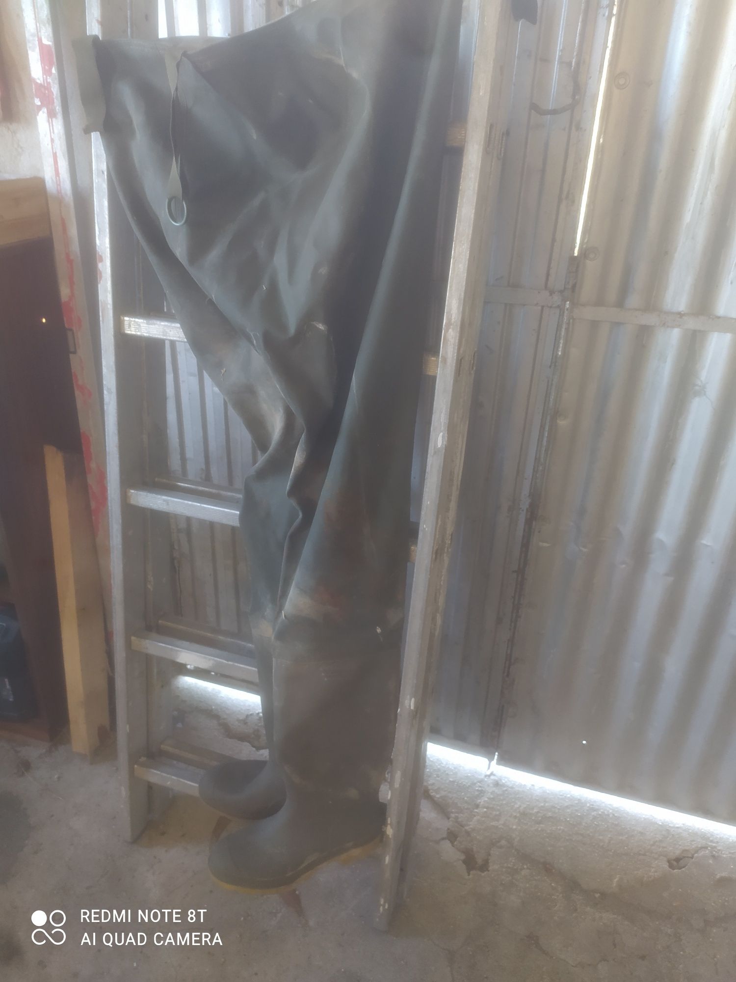 botas de borracha até á cintura