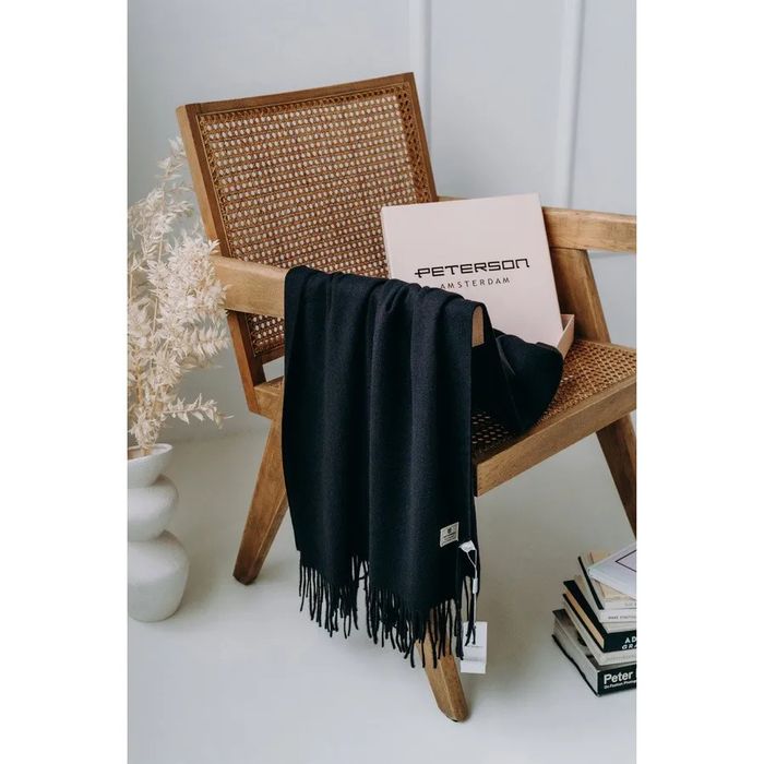 elegancki szalik w czarnym kolorze - peterson