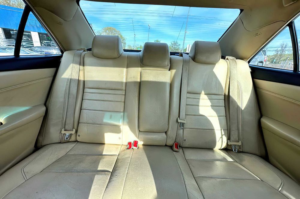 Toyota Camry      2016