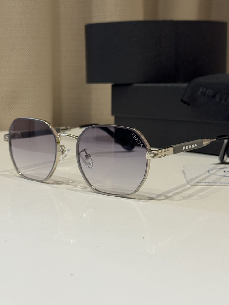 Сонцезахисні окуляри Prada (очки Прада)