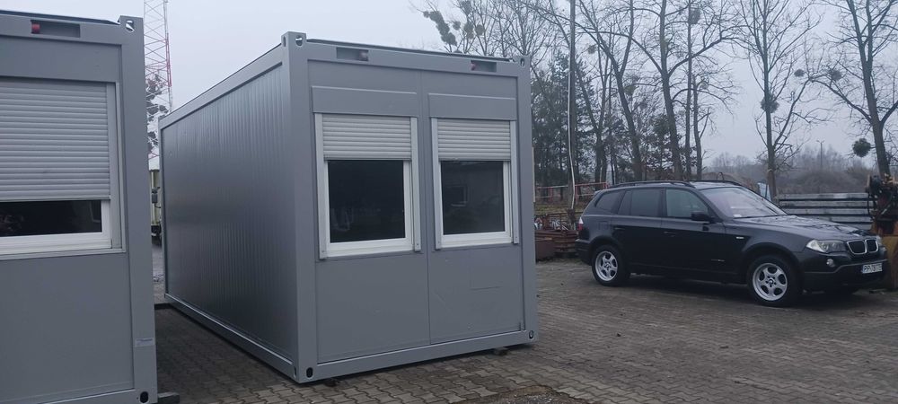 Kontener biurowy socjalny 20 - z przedsionkiem, lodówką oraz szafkami