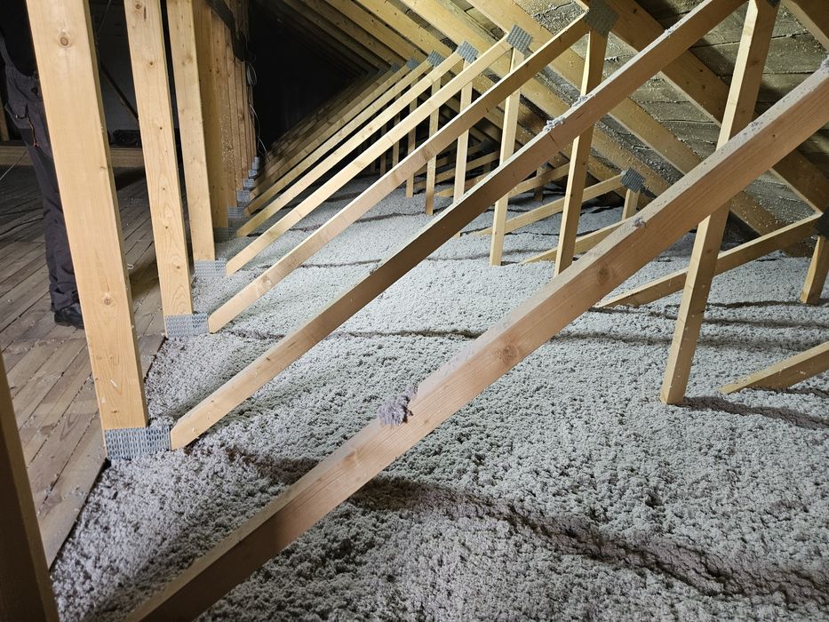 Ocieplanie Celulozą Izolacje Wdmuchiwane
