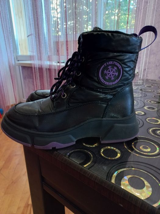 Зимові ботінки на дівчинку