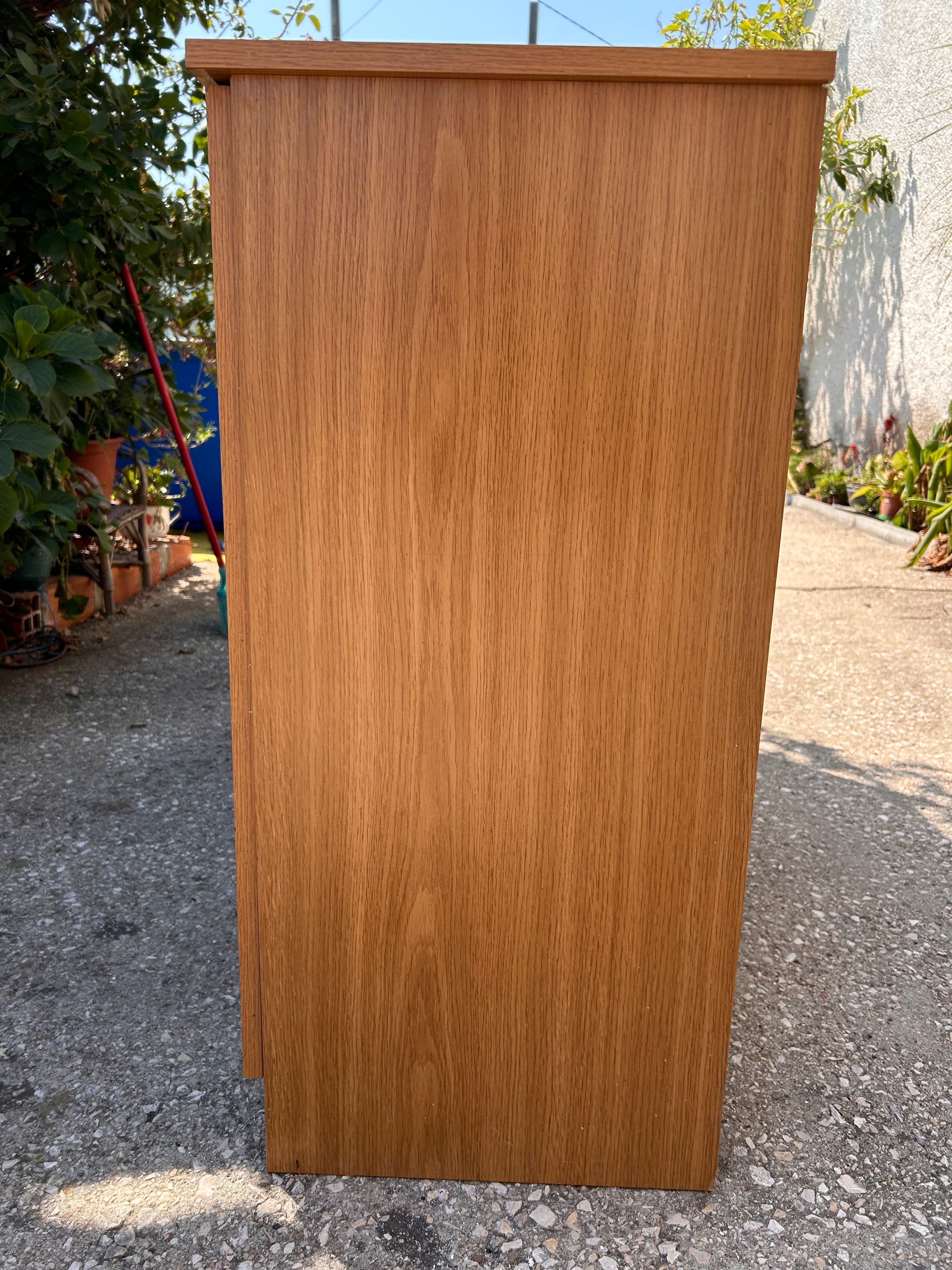 Conjunto Mesa Aparador e Cadeira de Cozinha