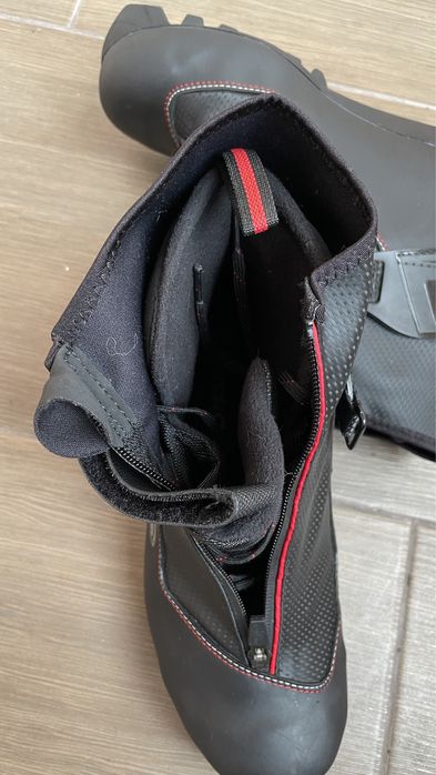 Лижні черевики боти 42 розмір Rossignol XC-3 Нові утеплені