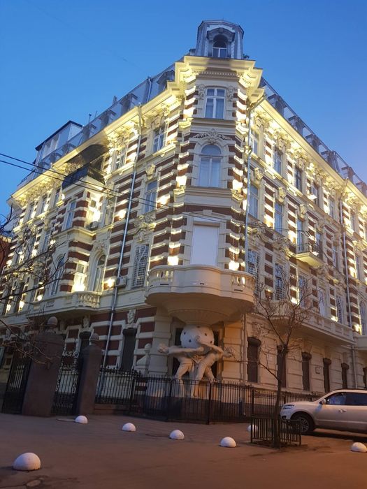 Сдам квартиру 2 комнты и кухня студия, центр Дерибасовская без комисси