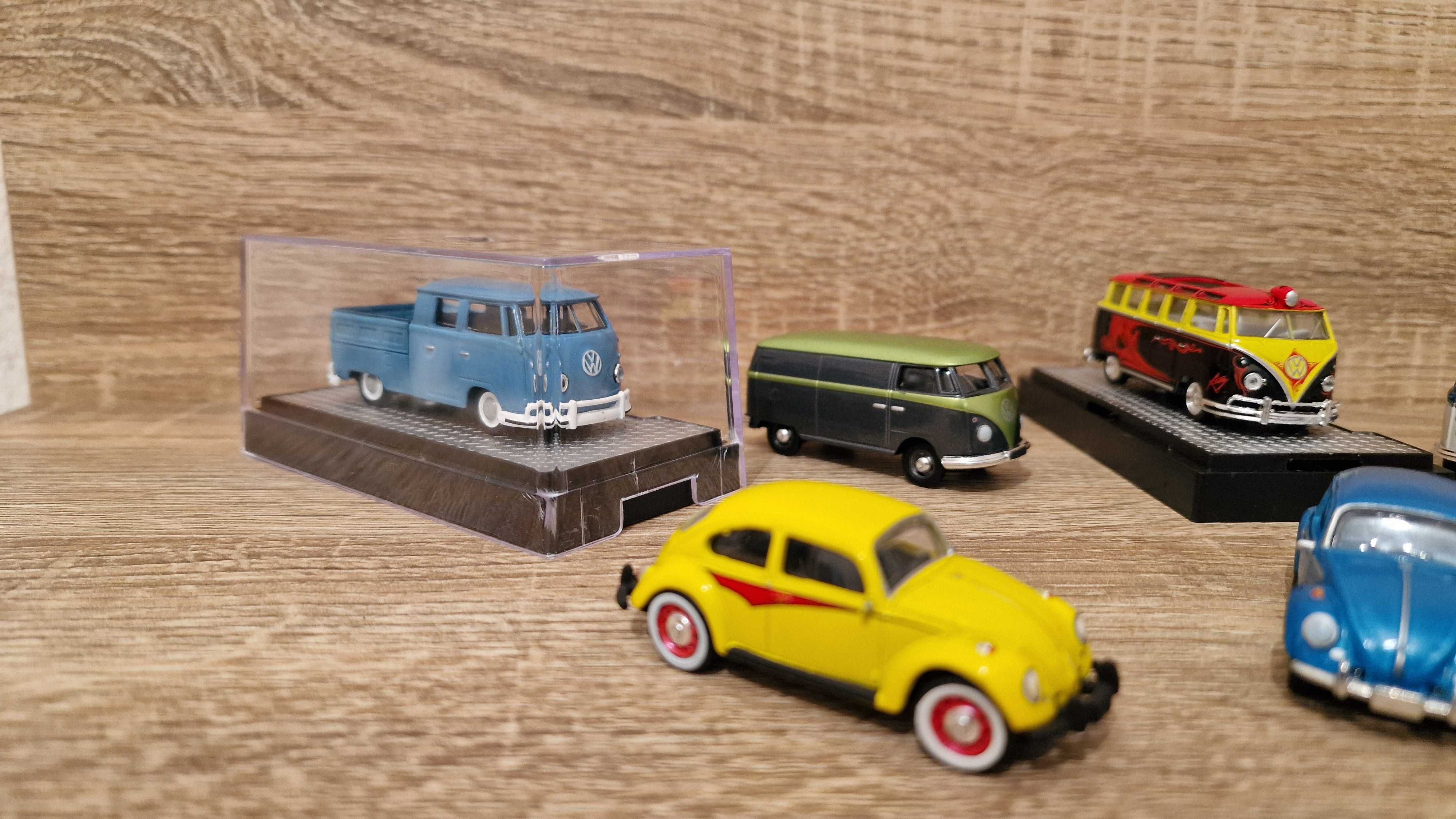 Lote de 8 Miniaturas VW carochas e Furgons Tuning 1:64