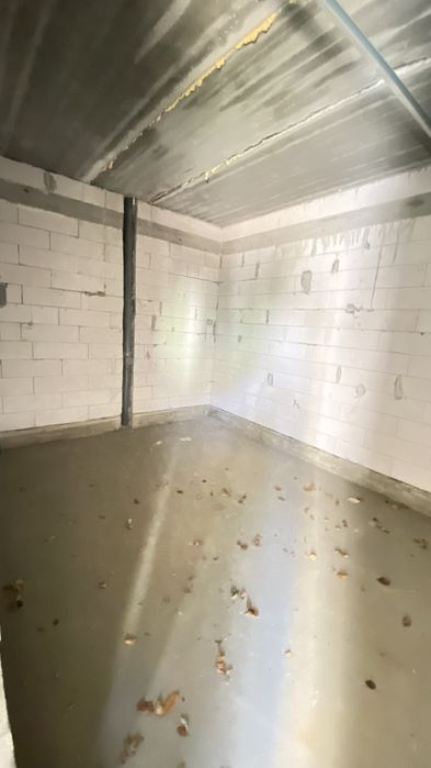 Напівособняк 130 м² з гаражем і 3 сотками землі біля міста