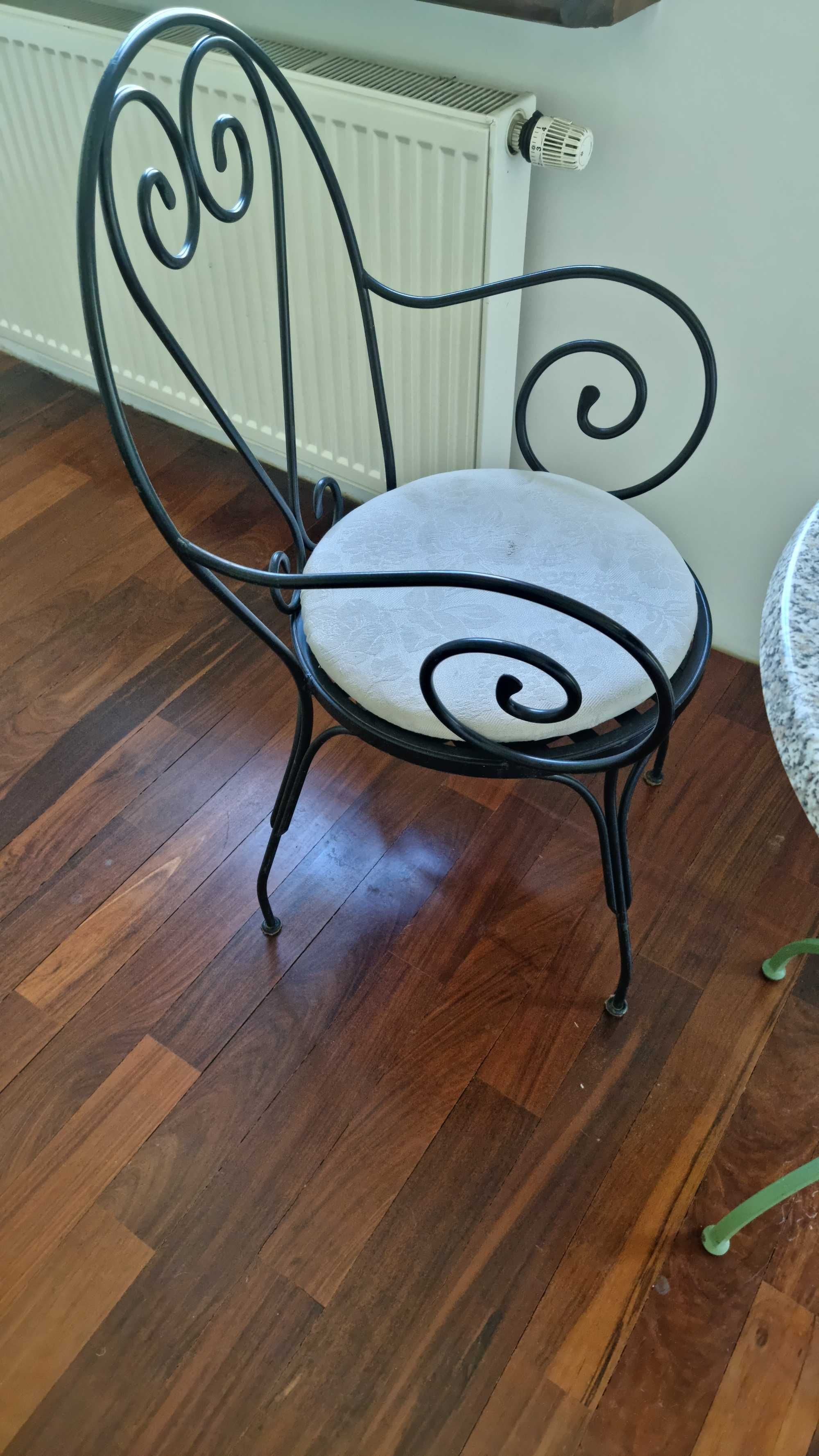 zestaw  balokonowy stół z krzesłami  z Francji