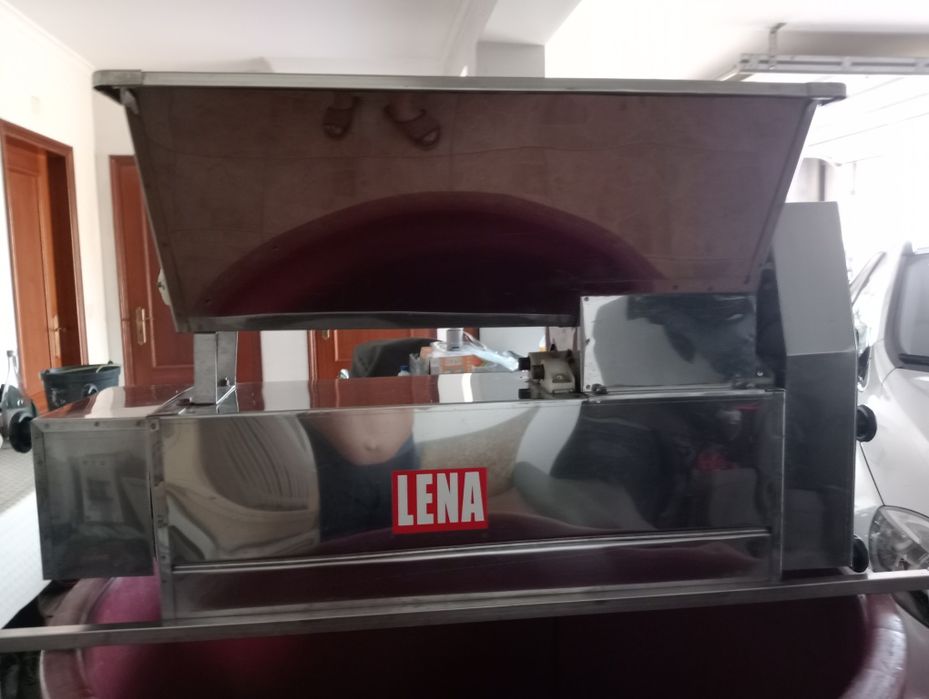 Esmagador/desemgaçador de uvas Lena 218 CR