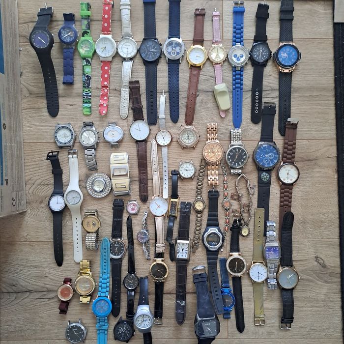 Часи кварцевые мужские, женские в хорошем рабочем состоянии. Цена за ш