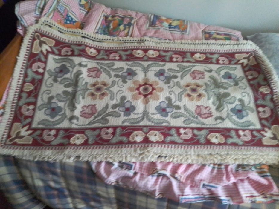 Tapetes de Arraiolos feitos à mão