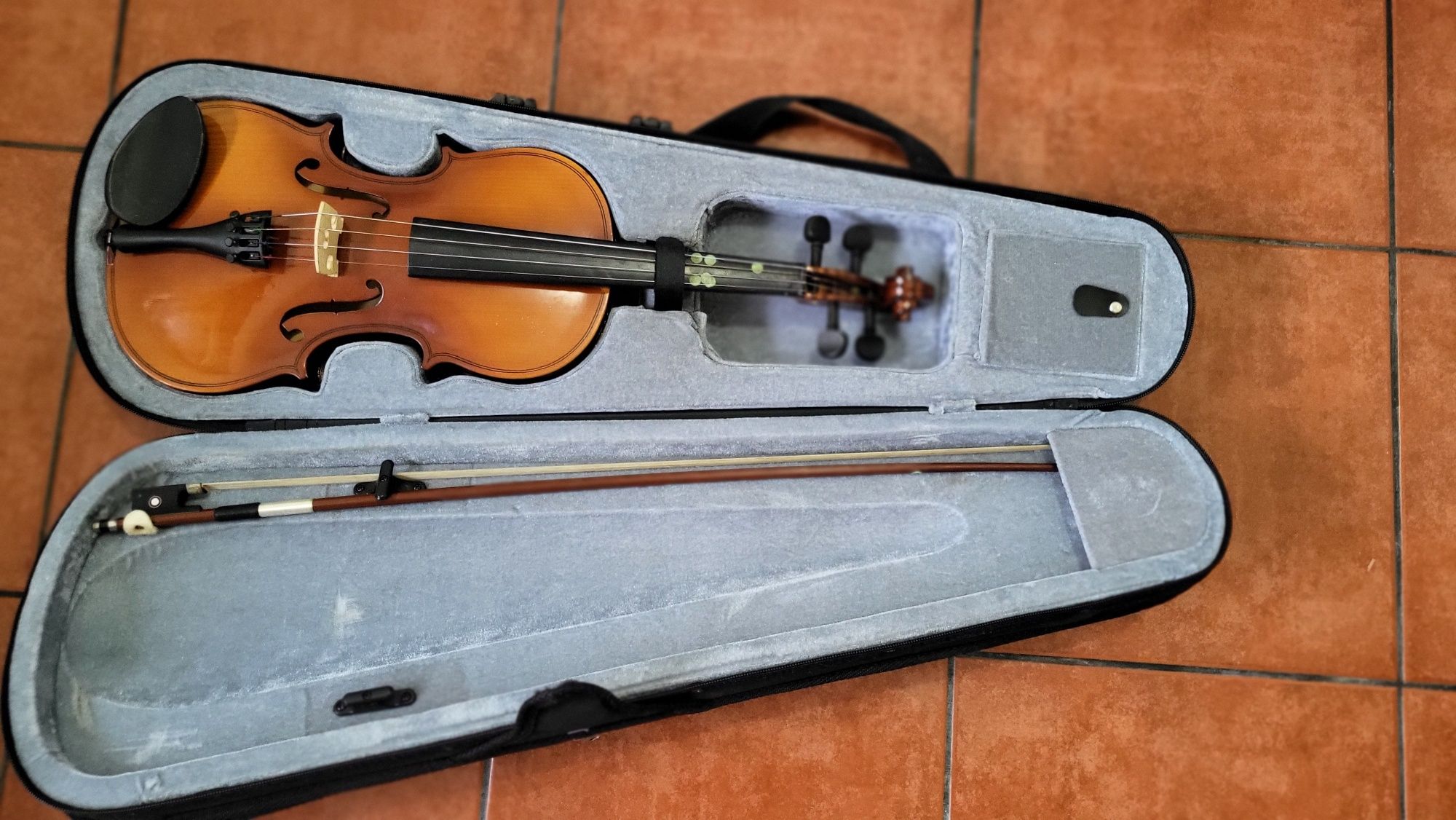 Violino completo como novo