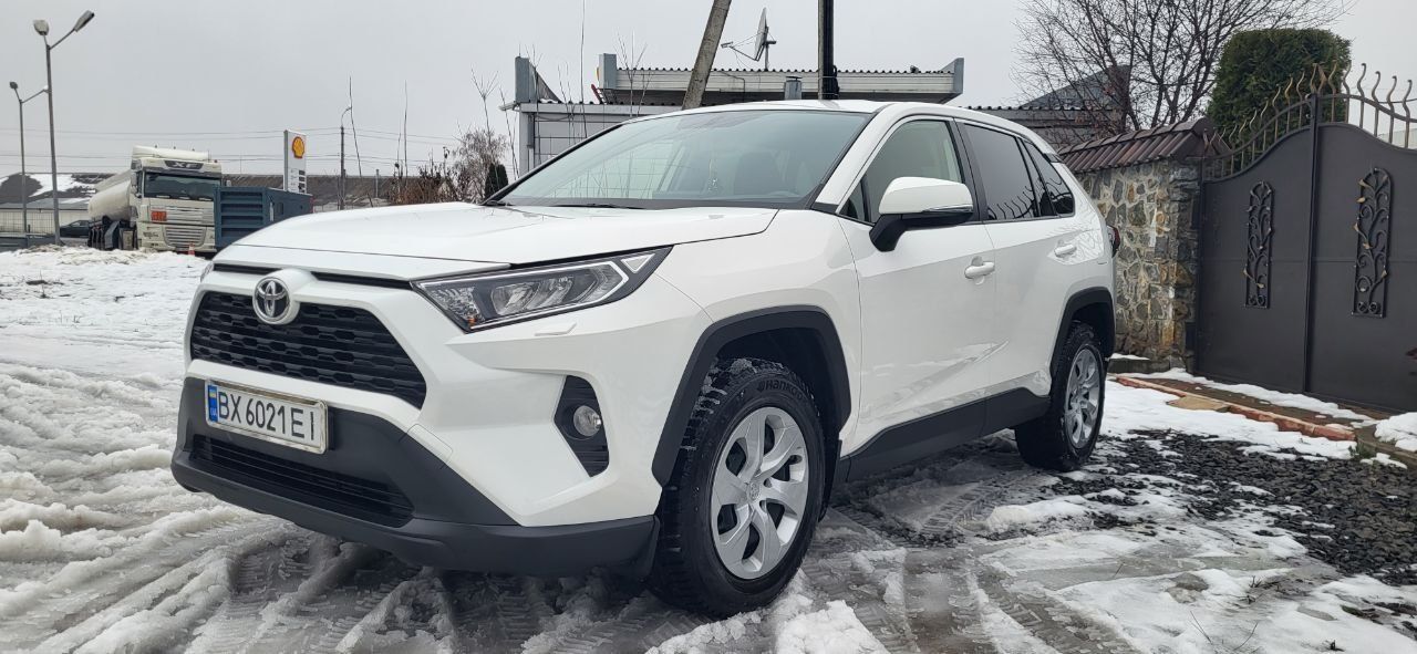 Продам Тойота RAV4 2020