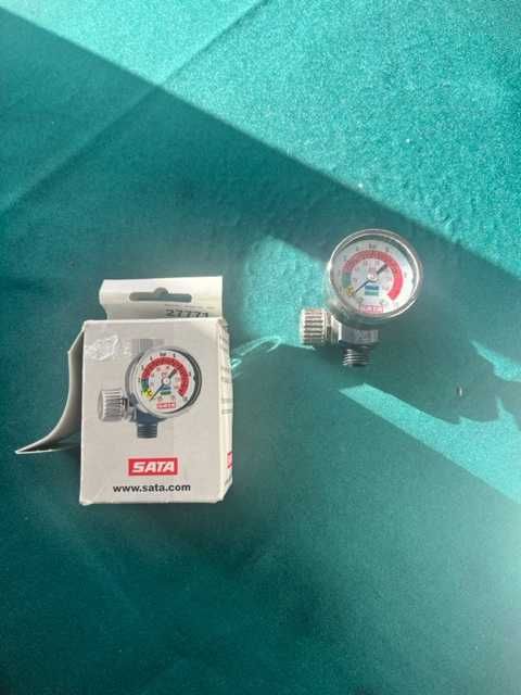Regulador com manómetro Sata Novo em caixa.