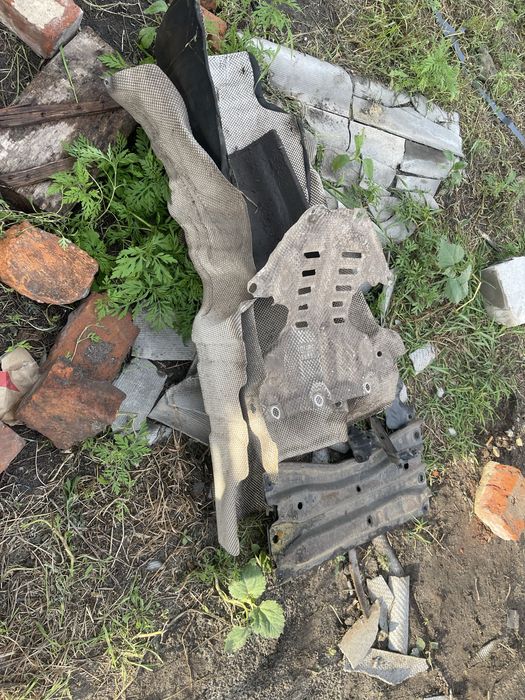 Термо защита / пластик защита Днища Mazda 3 bm