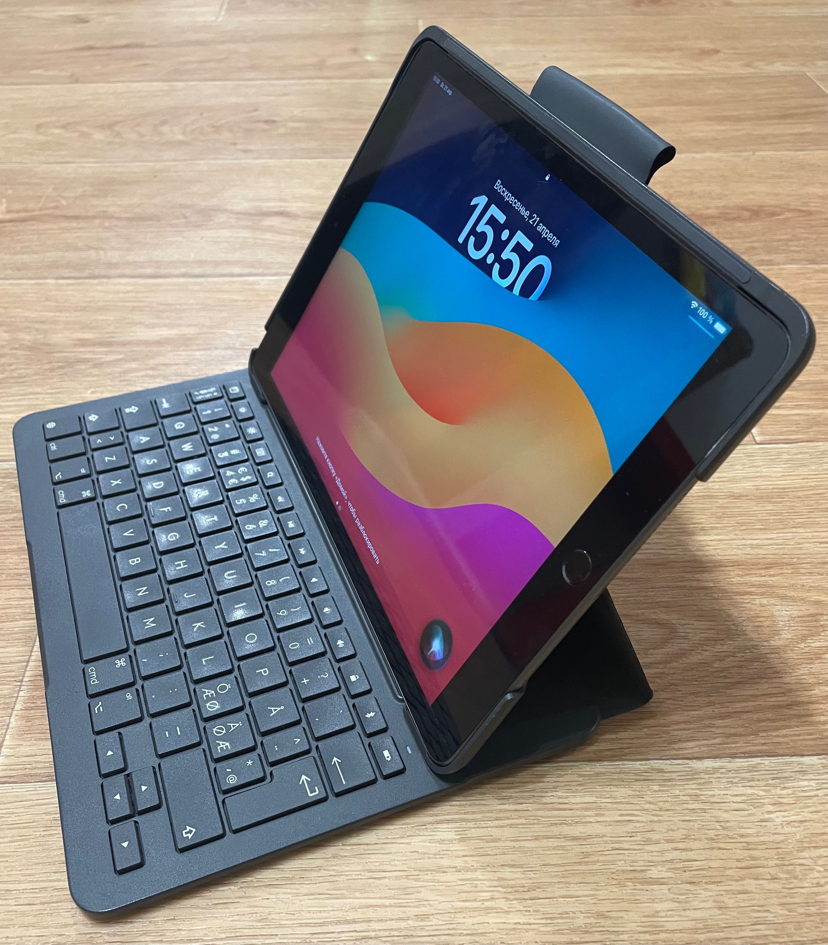 Чехол-клавиатура для iPad 10.2" (2019, 2020, 2021) Logitech Slim Folio