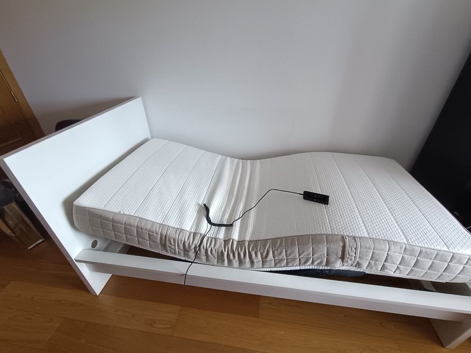 Cama geriátrica articulada ( estrado e colchão incluídos)