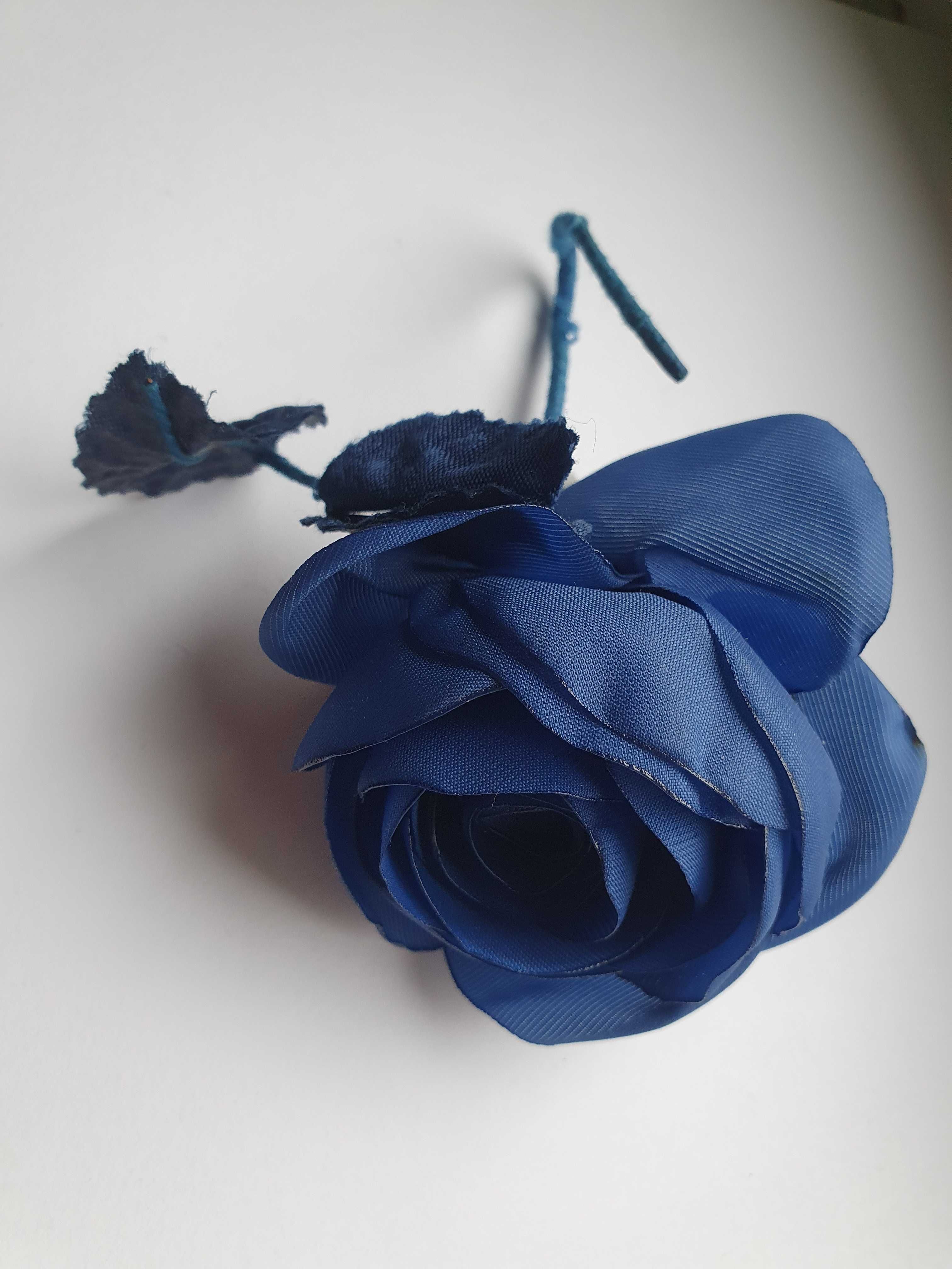 Kwiatek tekstylny, fascynator niebieski granatowy nr 9