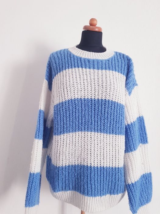 Sweter damski w paski marki Sinsay rozmiar S/M/L/XL.