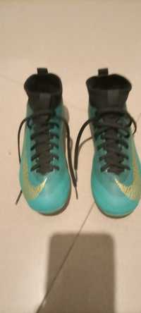 Chuteiras Nike CR7 número 32