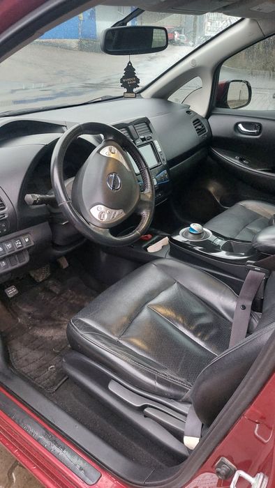 Nissan leaf.  ніссан ліф