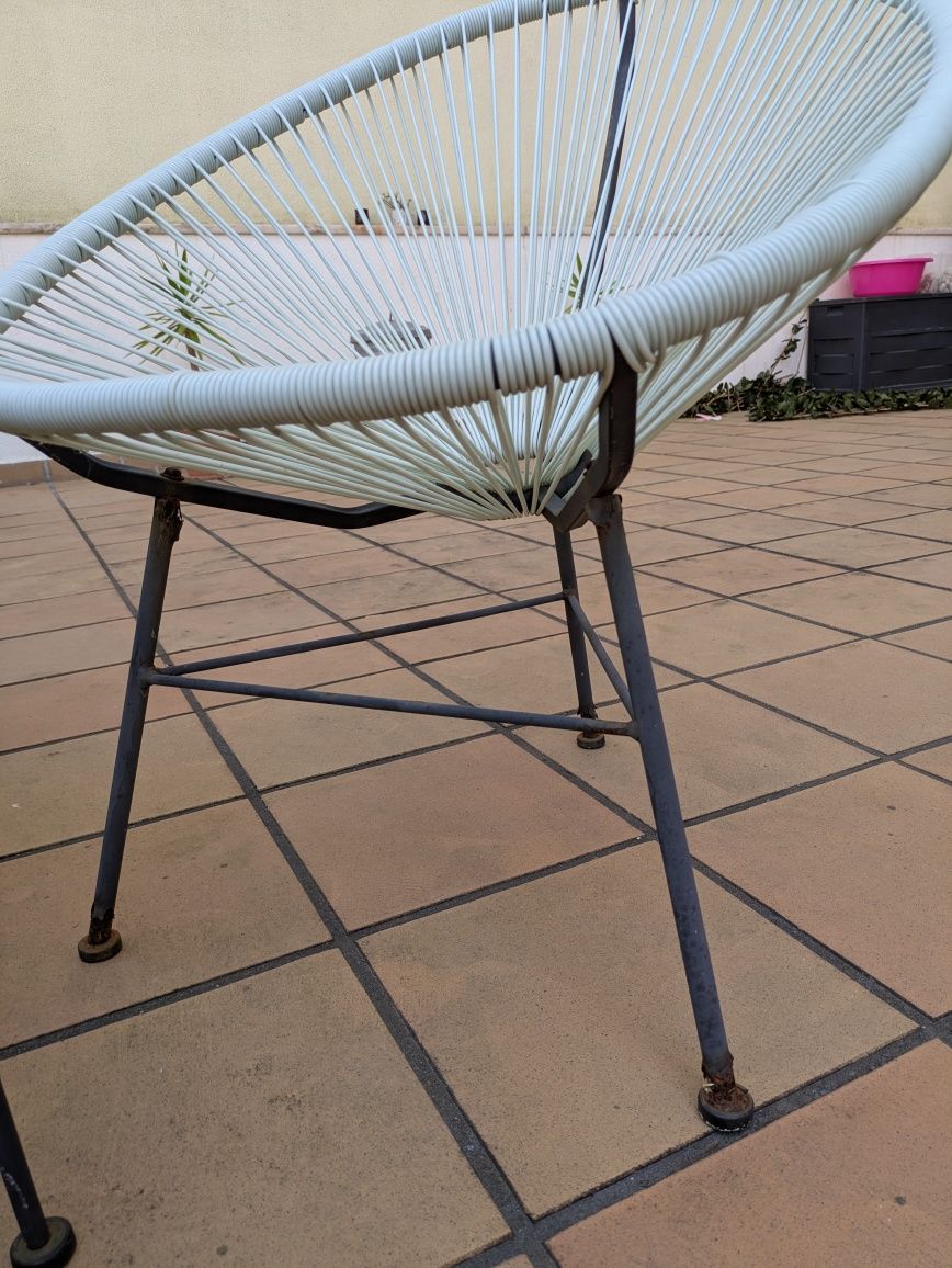 Conjunto cadeiras e mesa em rattan