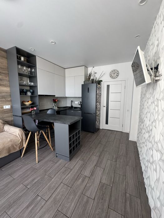 Повноцінна 2к квартира з ремонтом