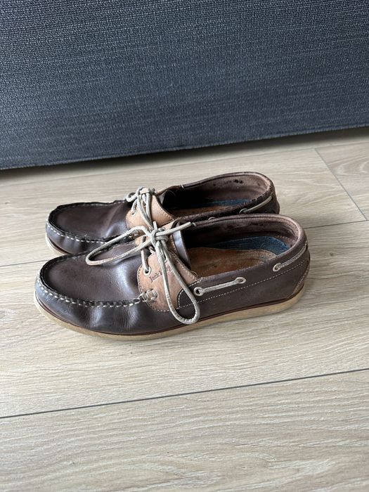 Sapatos de vela elegantes