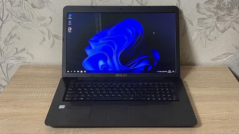 Ноутбук ASUS X756U / 17,3" / Intel Core i5 / Nvidia GeForce 940MX