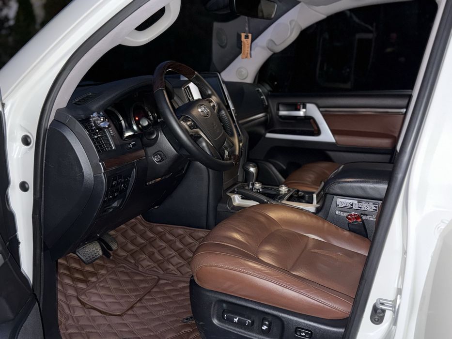 Toyota Land Cruiser 200 2016 v8 diеsel