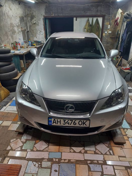 Продам Lexus is220