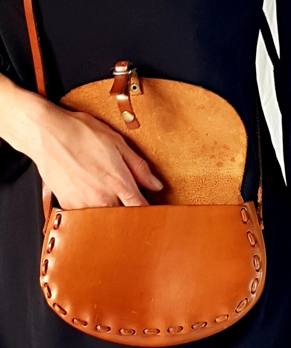 Продам шкіряну сумку , клатч