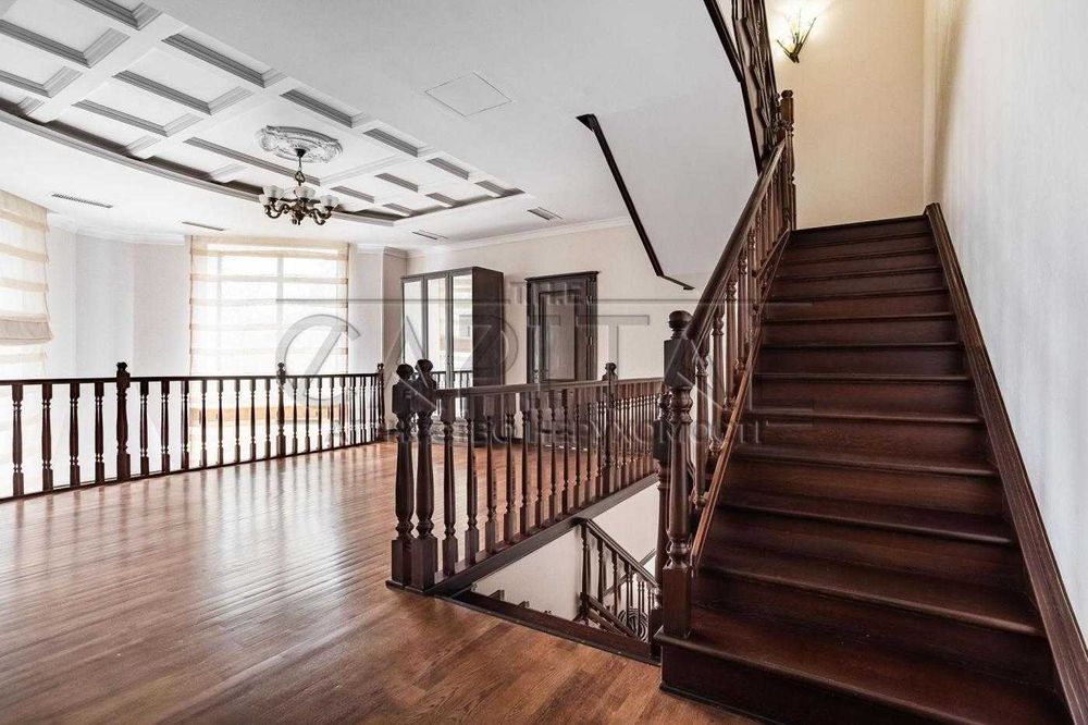 3-этажный Дом (500м2) 30 соток, с шикарным бассейном, Лесники