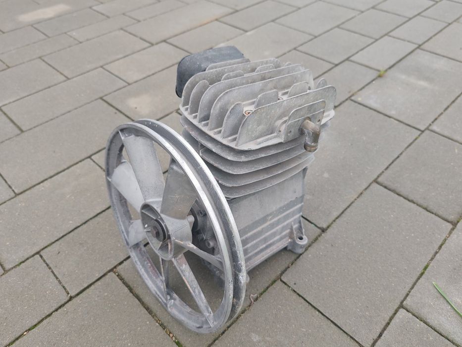 Pompa do sprężarki powietrza dwutłokowa