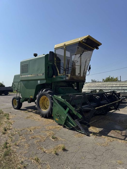 Комбайн зернозбиральний JOHN DEERE 1042