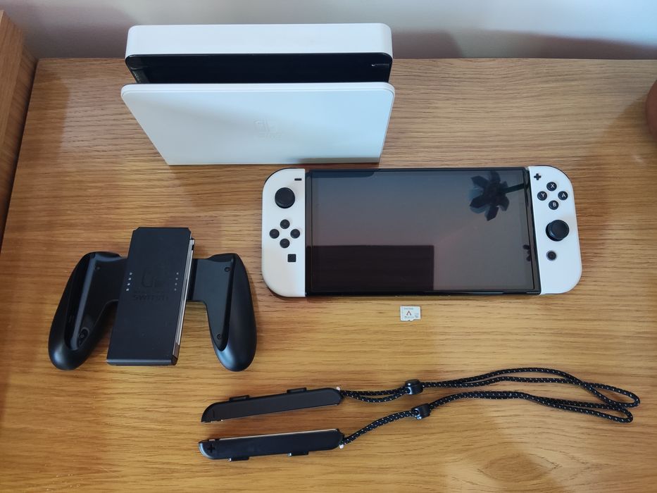 Nintendo Switch OLED Branca
