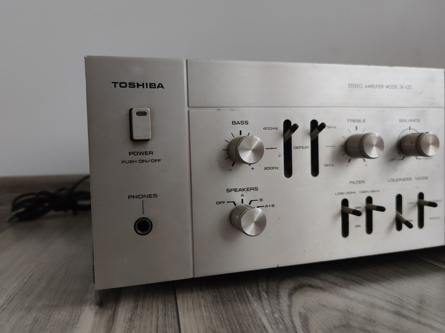 Toshiba SB-420 piękny wzmacniacz stereo vintage z lat 70-tych