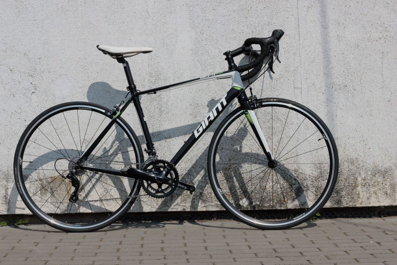 Rowewer szosowowy Giant Defy 3