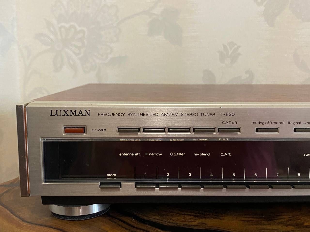 Стереотюнер  Luxman T-530