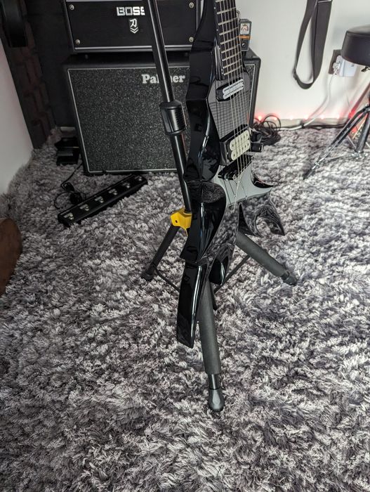 B.C. Rich Draco Onyx + Dimarzio Super distortion (DP100)