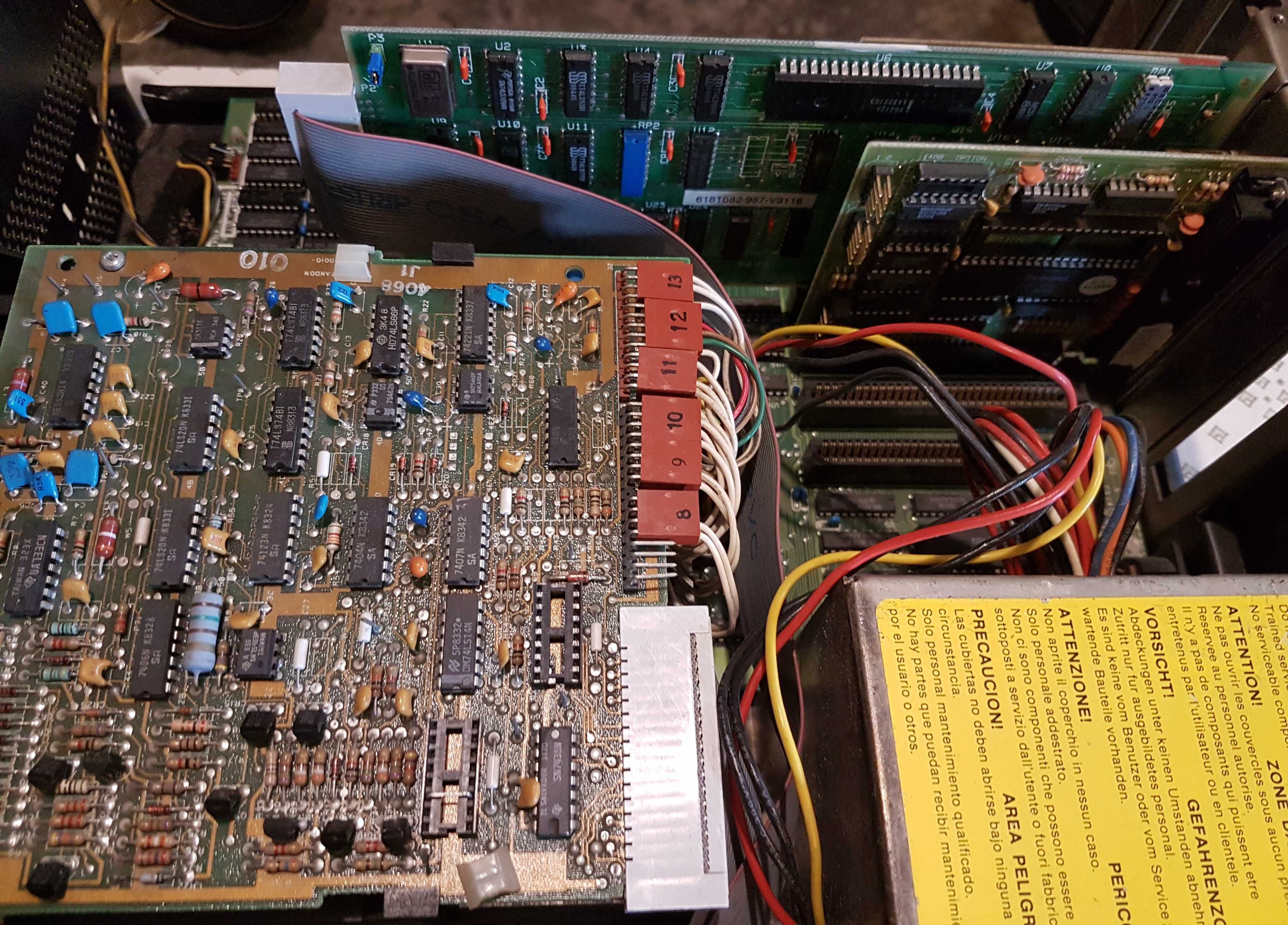 Stary zabytkowy komputer IBM XT 5160