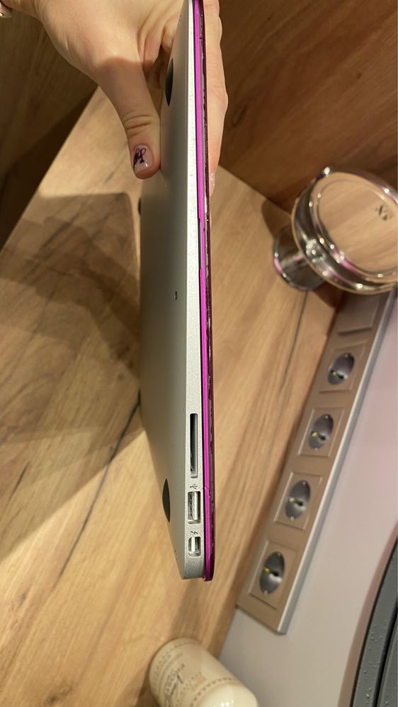 Продам MacBook Air (13 дюймів, 2017)