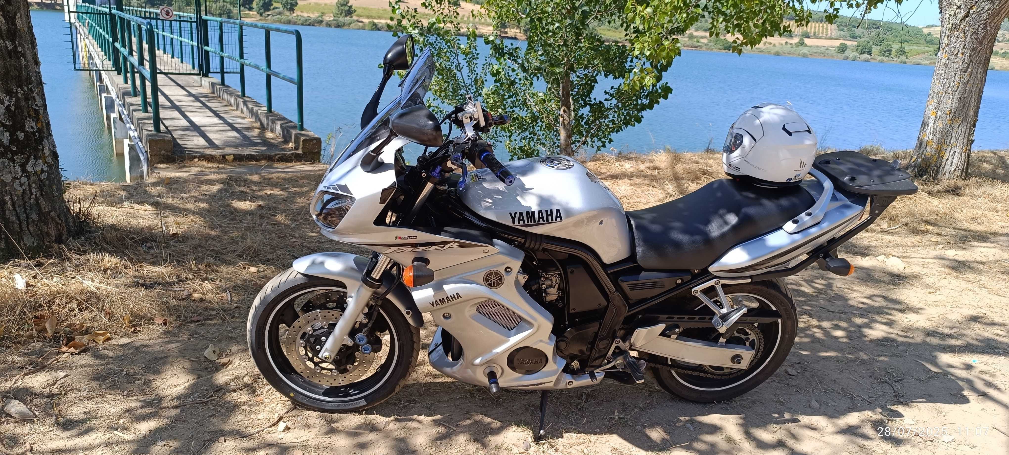 Yamaha Fzs fazer 600 em muito bom estado para a idade que tem.