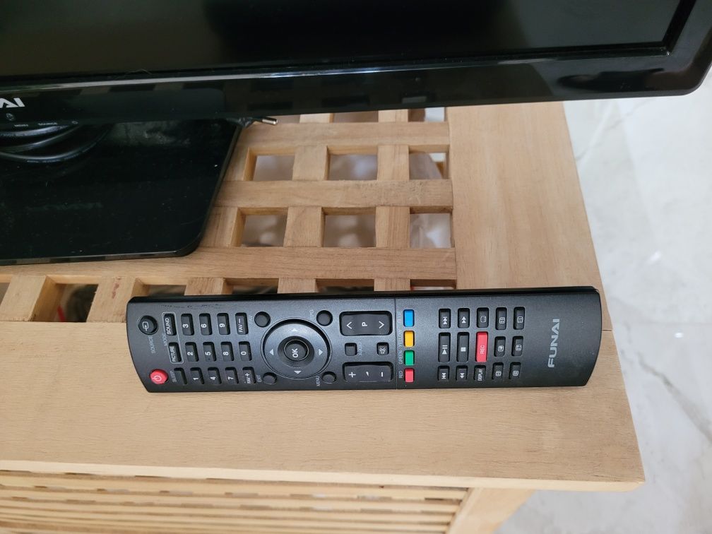 Telewizor LED LCD TV 32" z pilotem